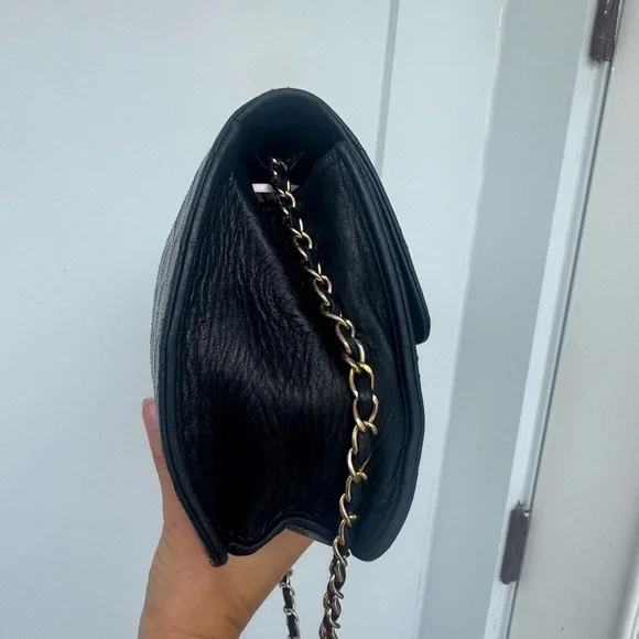 Vintage Chanel Classic Flap Bag Black Quilted Lambskin 24k Gold 1991–1994 - Picture 6 of 17